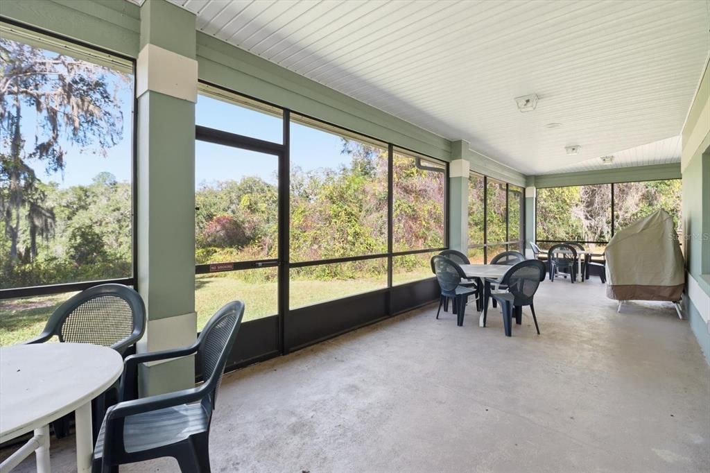 For Sale: $239,900 (2 beds, 2 baths, 1396 Square Feet)