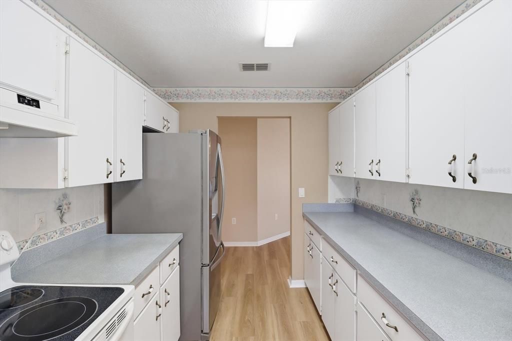 For Sale: $239,900 (2 beds, 2 baths, 1396 Square Feet)