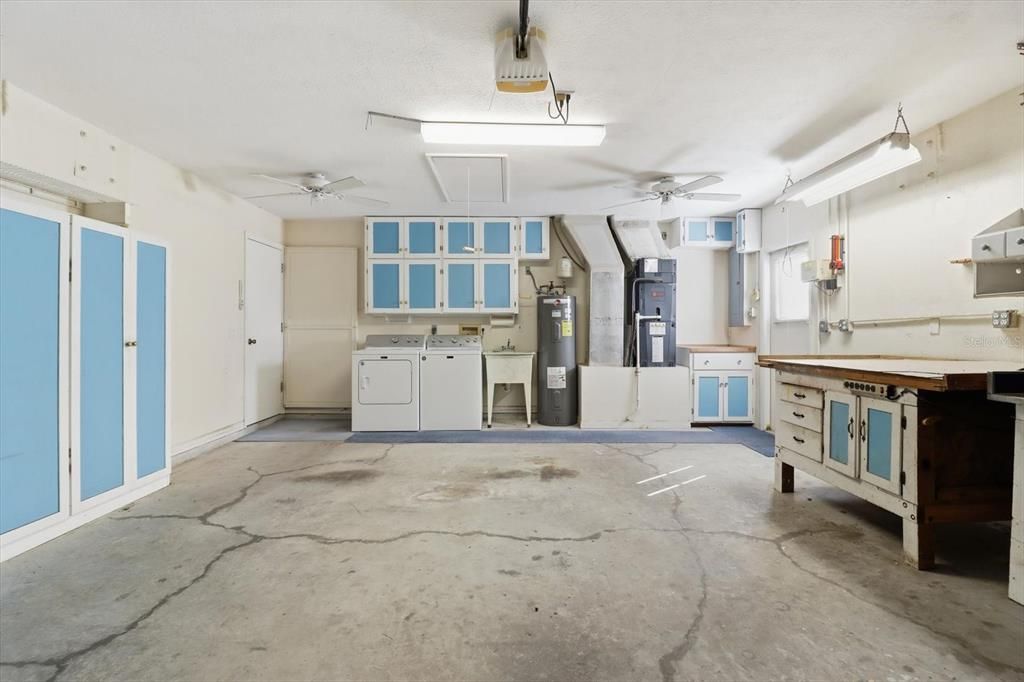 For Sale: $239,900 (2 beds, 2 baths, 1396 Square Feet)