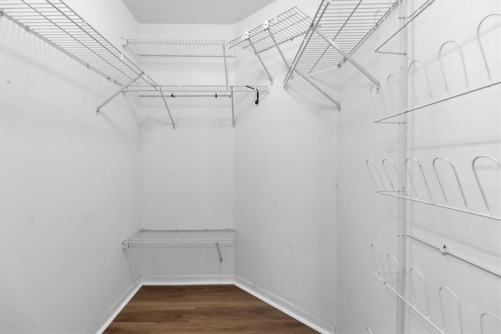 For Sale: $239,900 (2 beds, 2 baths, 1396 Square Feet)