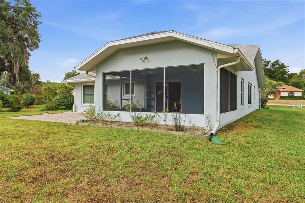 For Sale: $239,900 (2 beds, 2 baths, 1396 Square Feet)