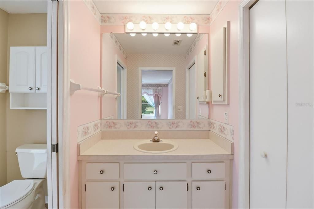 For Sale: $239,900 (2 beds, 2 baths, 1396 Square Feet)