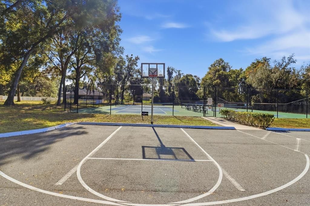 For Sale: $239,900 (2 beds, 2 baths, 1396 Square Feet)