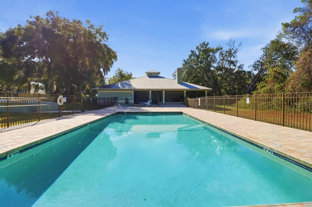 For Sale: $239,900 (2 beds, 2 baths, 1396 Square Feet)