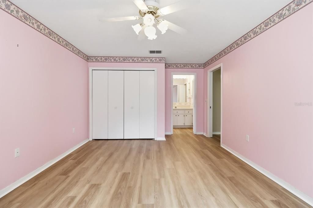 For Sale: $239,900 (2 beds, 2 baths, 1396 Square Feet)