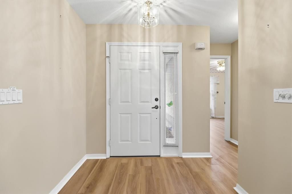 For Sale: $239,900 (2 beds, 2 baths, 1396 Square Feet)