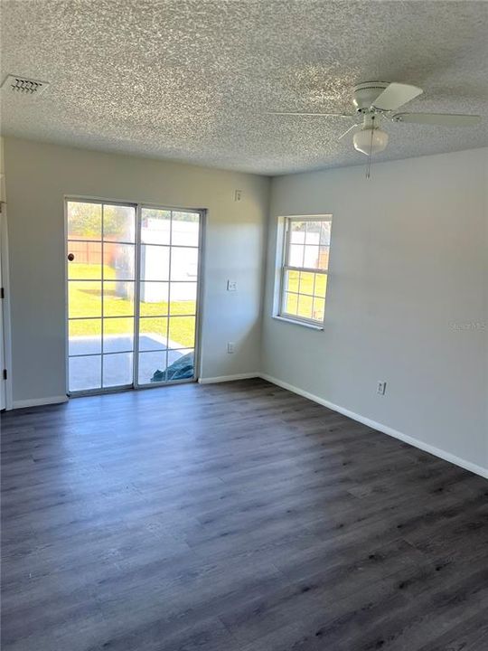 待售: $590,000 (2 贝兹, 2 浴室, 1060 平方英尺)