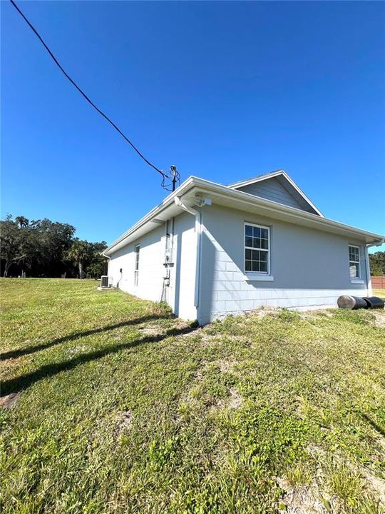 待售: $590,000 (2 贝兹, 2 浴室, 1060 平方英尺)