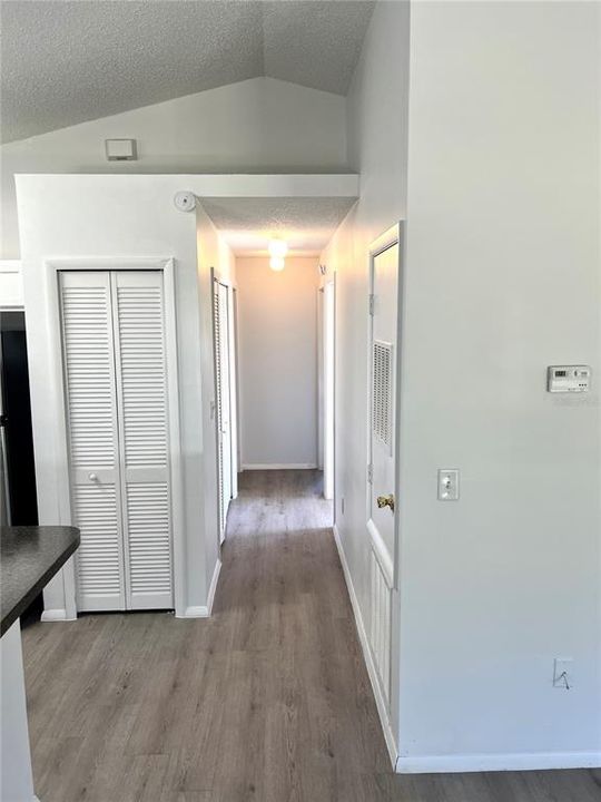 待售: $590,000 (2 贝兹, 2 浴室, 1060 平方英尺)