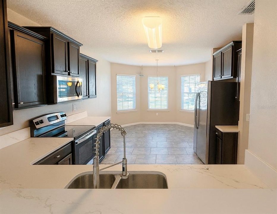 出租: $2,300 (3 贝兹, 2 浴室, 1740 平方英尺)