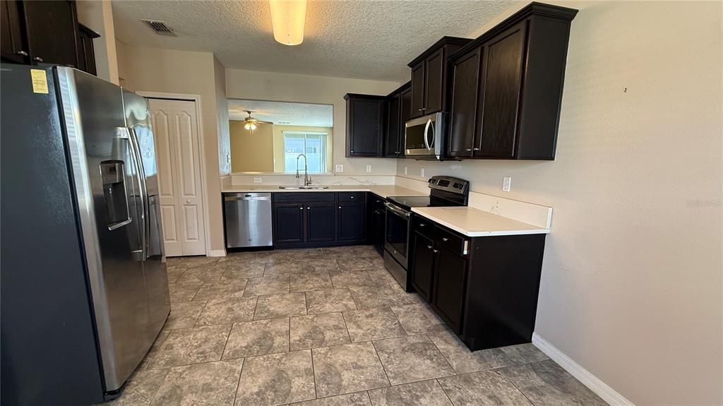 出租: $2,300 (3 贝兹, 2 浴室, 1740 平方英尺)