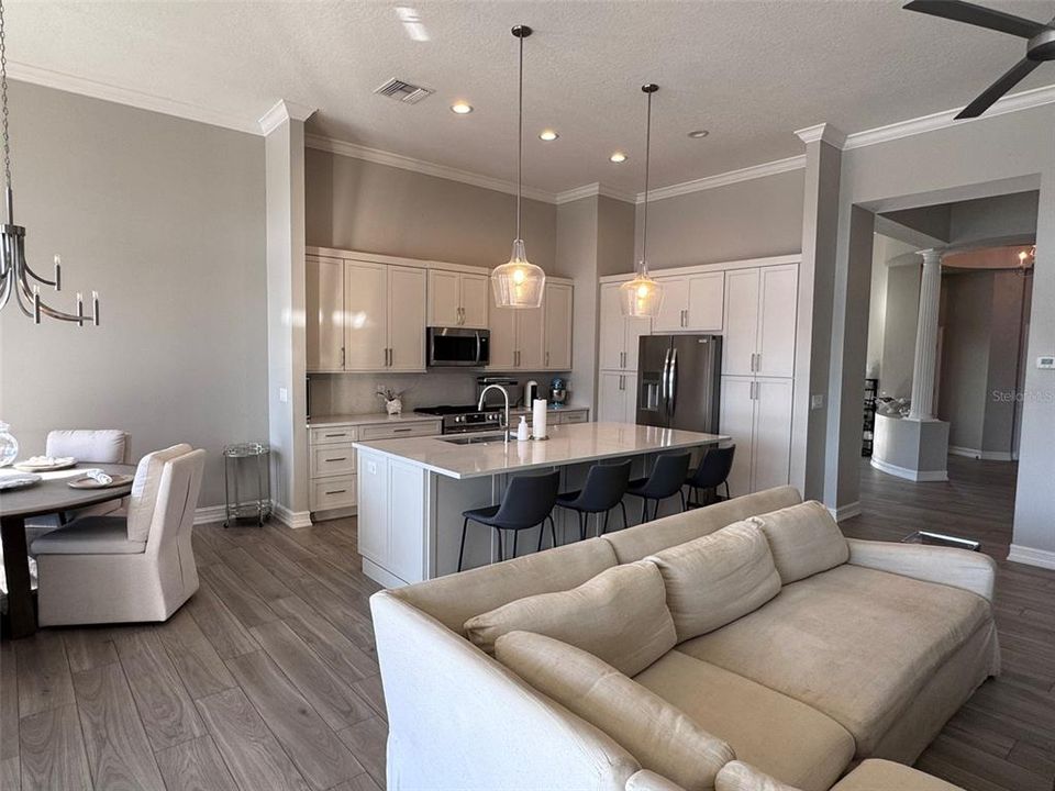 For Rent: $4,675 (3 beds, 2 baths, 2081 Square Feet)