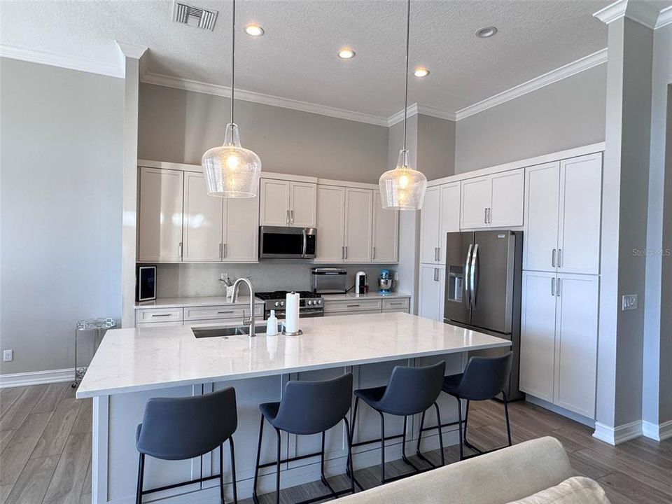 For Rent: $4,675 (3 beds, 2 baths, 2081 Square Feet)