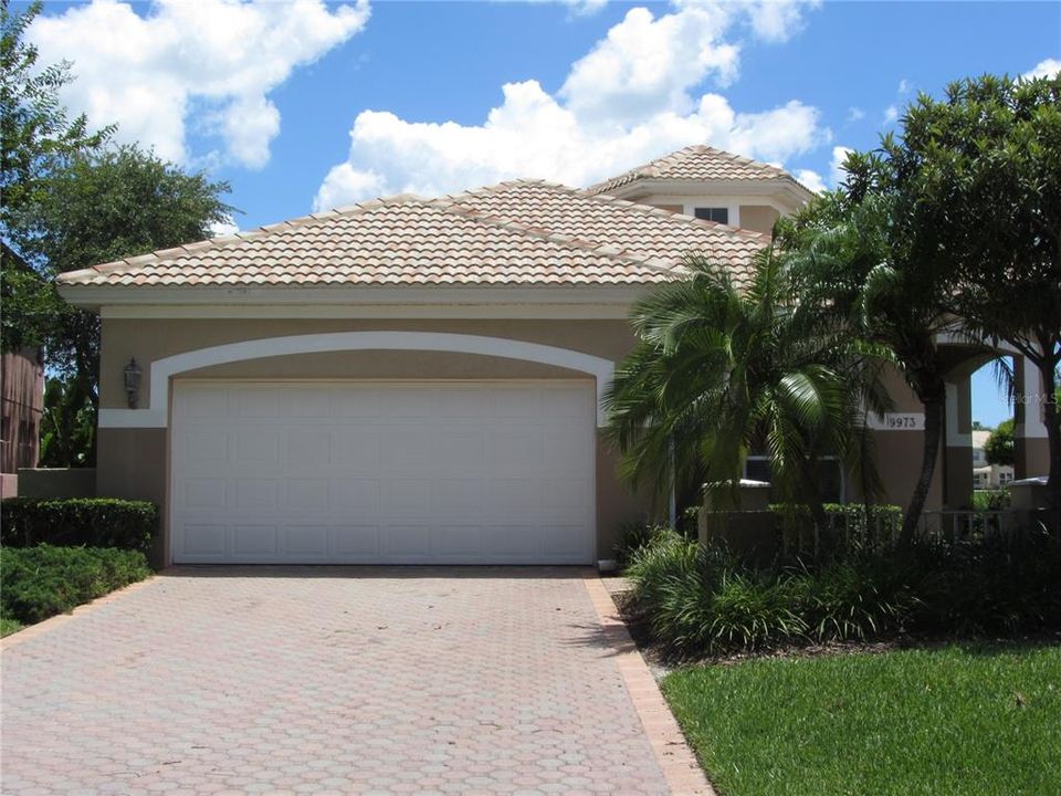 For Rent: $4,675 (3 beds, 2 baths, 2081 Square Feet)