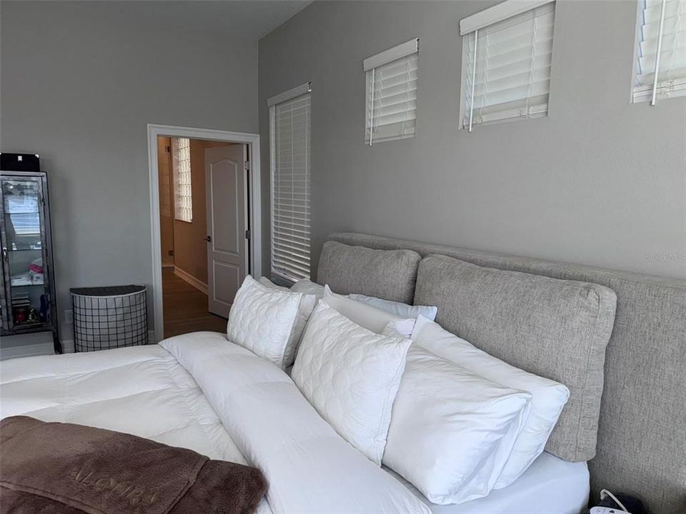 For Rent: $4,675 (3 beds, 2 baths, 2081 Square Feet)