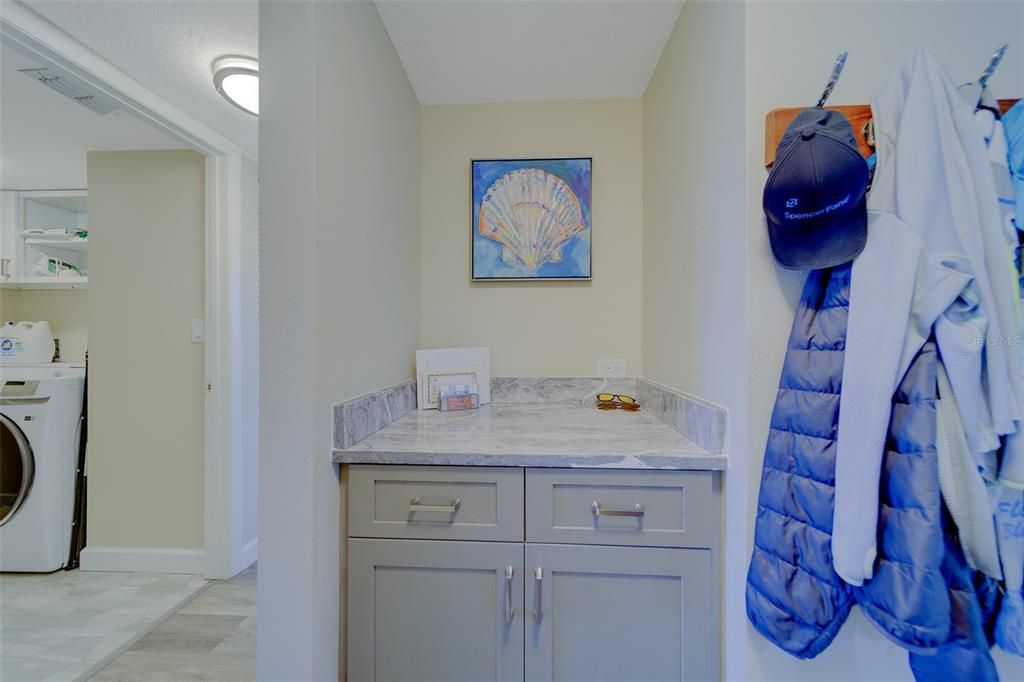 На продажу: $299,999 (2 спален, 2 ванн, 1000 Квадратных фут)