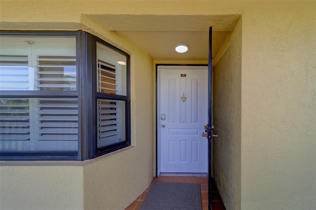 На продажу: $299,999 (2 спален, 2 ванн, 1000 Квадратных фут)