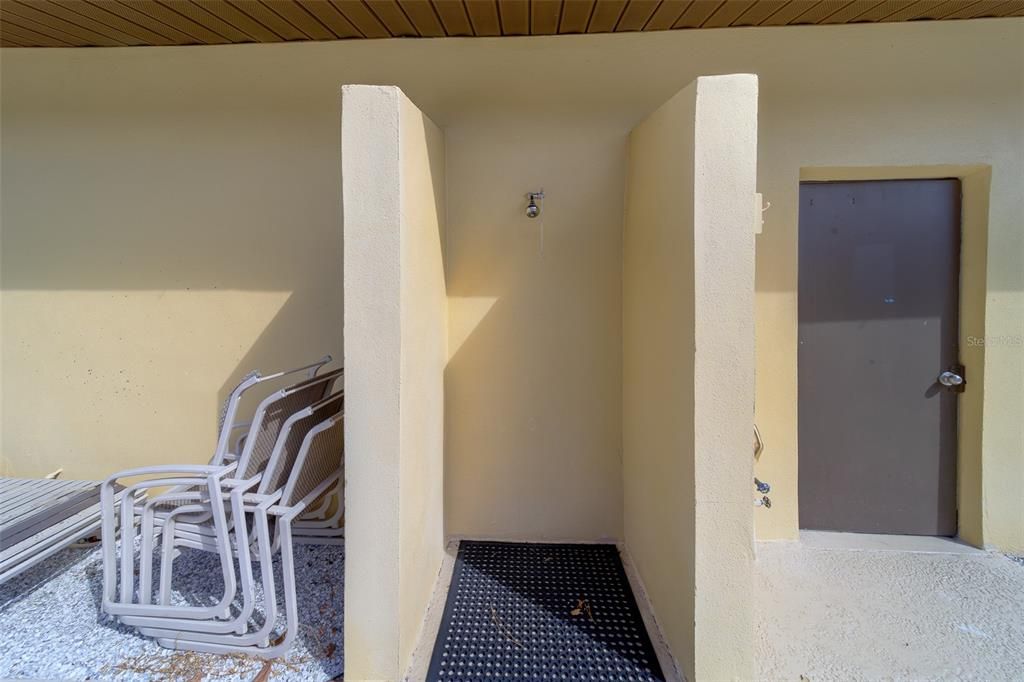 На продажу: $299,999 (2 спален, 2 ванн, 1000 Квадратных фут)