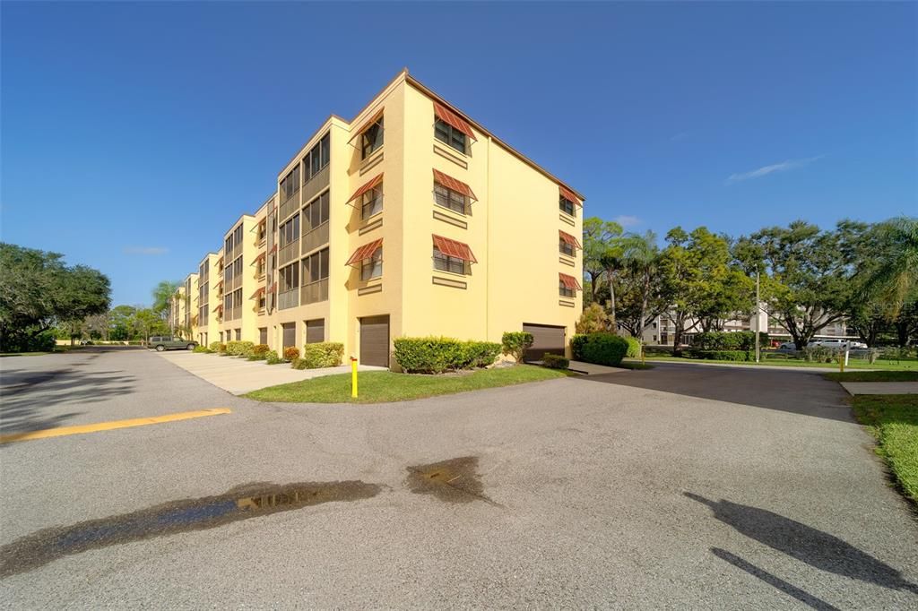 На продажу: $299,999 (2 спален, 2 ванн, 1000 Квадратных фут)