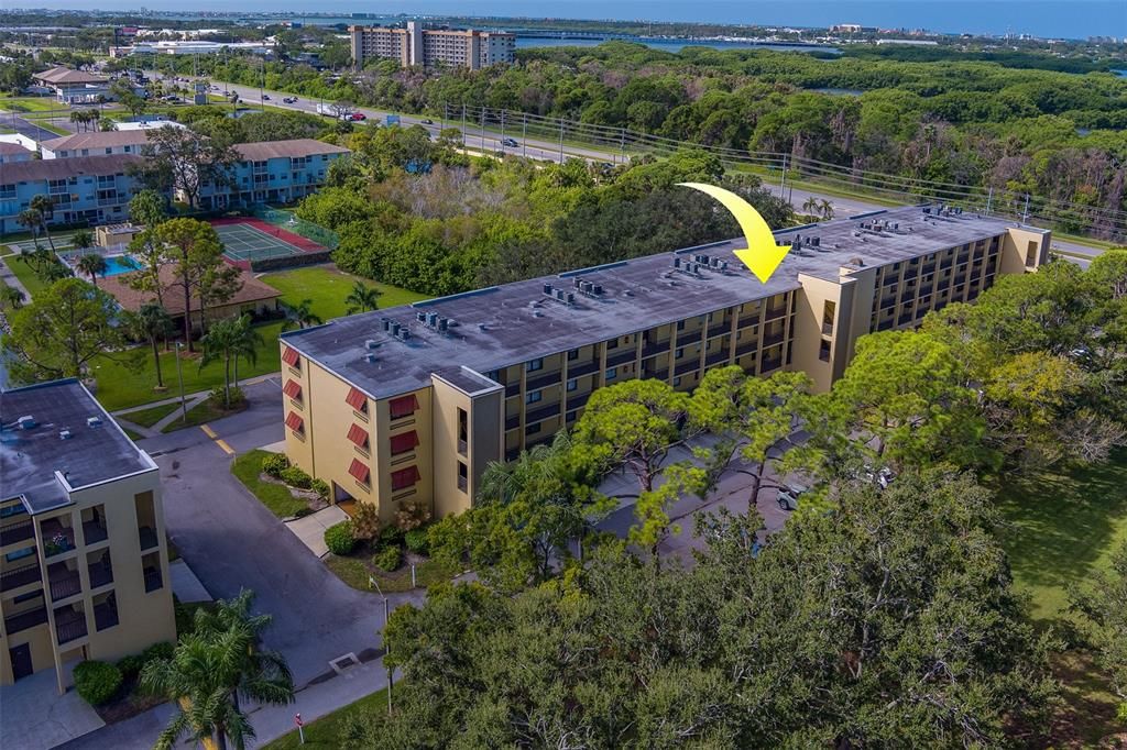 На продажу: $299,999 (2 спален, 2 ванн, 1000 Квадратных фут)