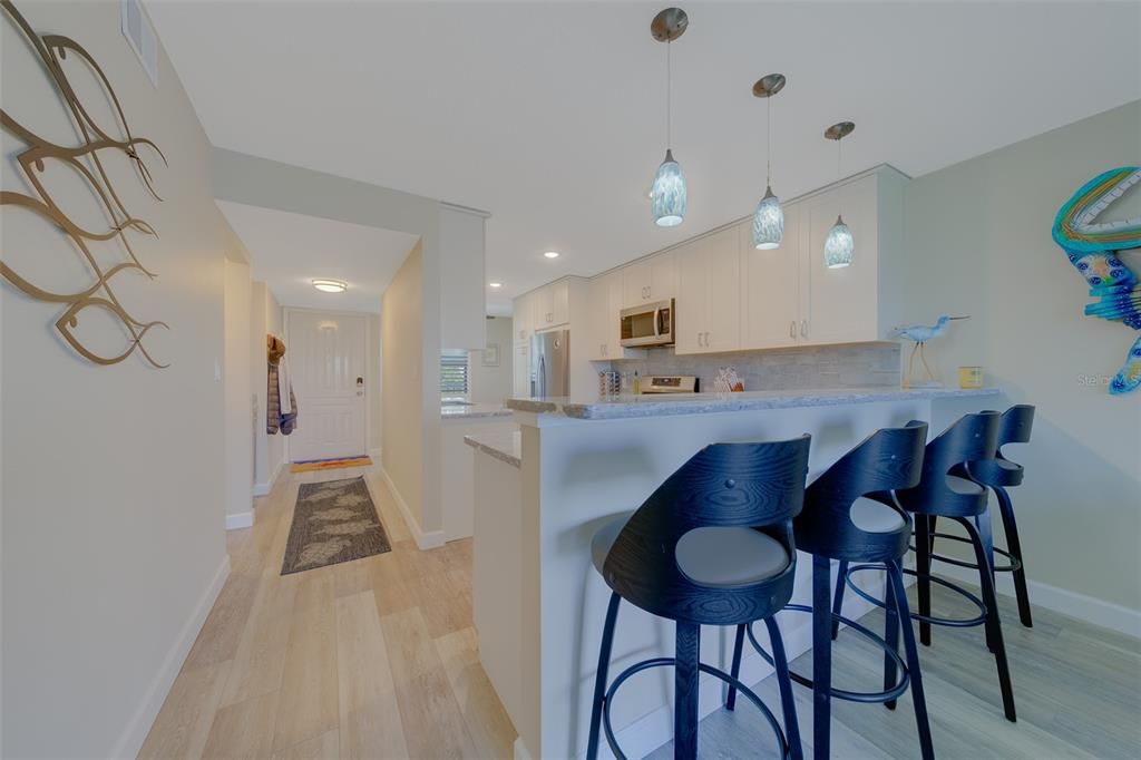 На продажу: $299,999 (2 спален, 2 ванн, 1000 Квадратных фут)