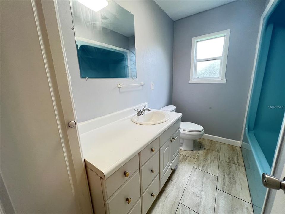 出租: $1,600 (2 贝兹, 1 浴室, 926 平方英尺)