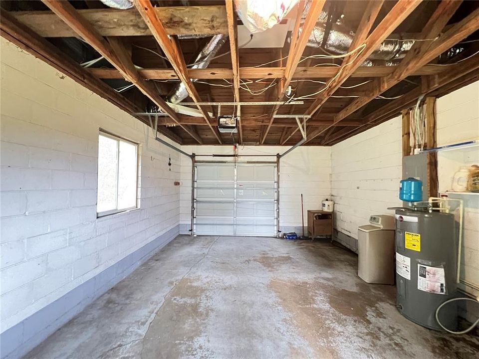 出租: $1,600 (2 贝兹, 1 浴室, 926 平方英尺)