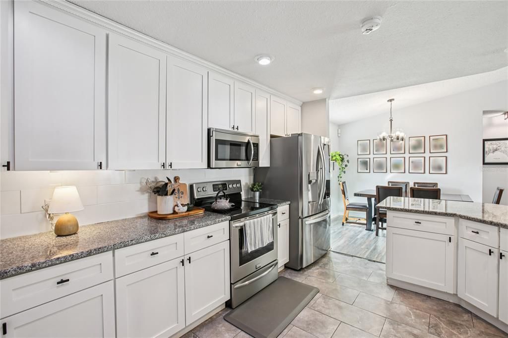 待售: $425,000 (3 贝兹, 2 浴室, 1325 平方英尺)