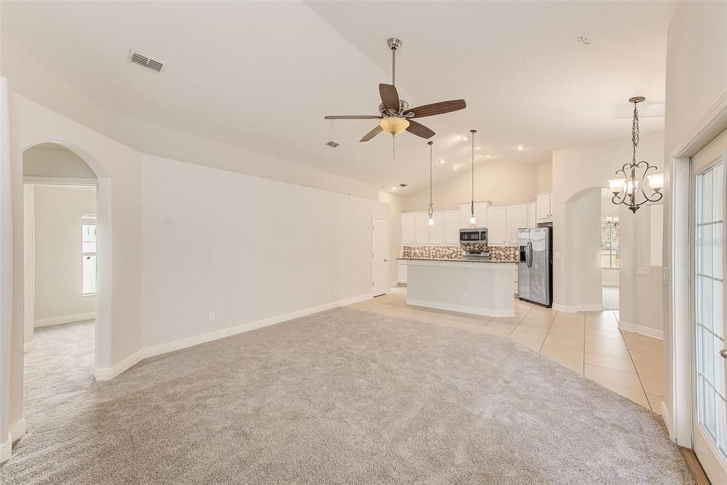 En Venta: $514,900 (4 camas, 3 baños, 2258 Pies cuadrados)