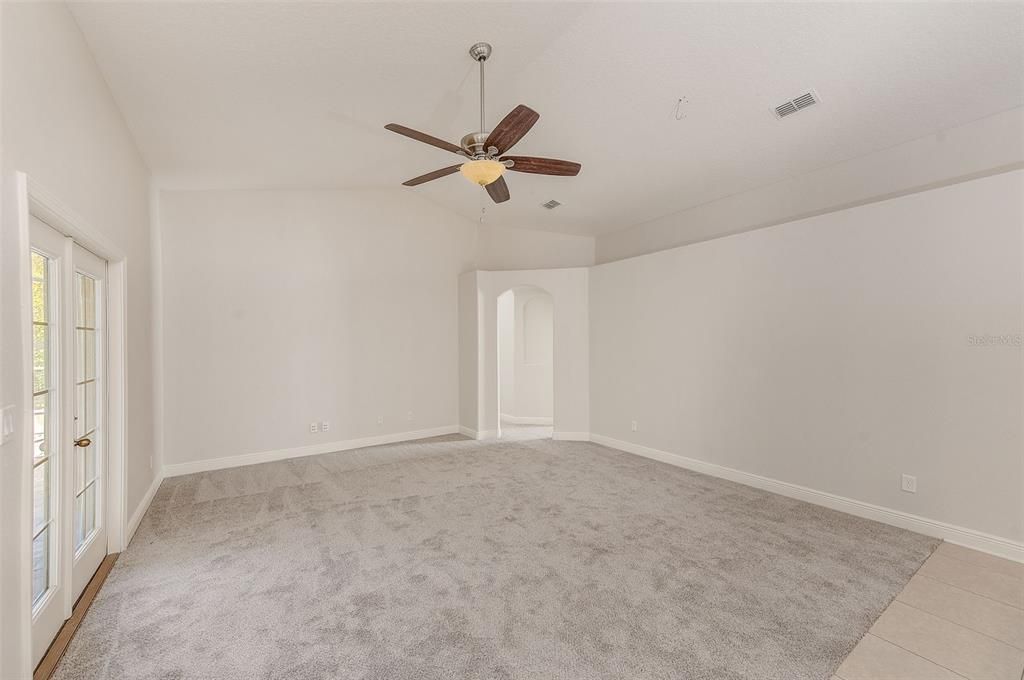 En Venta: $514,900 (4 camas, 3 baños, 2258 Pies cuadrados)