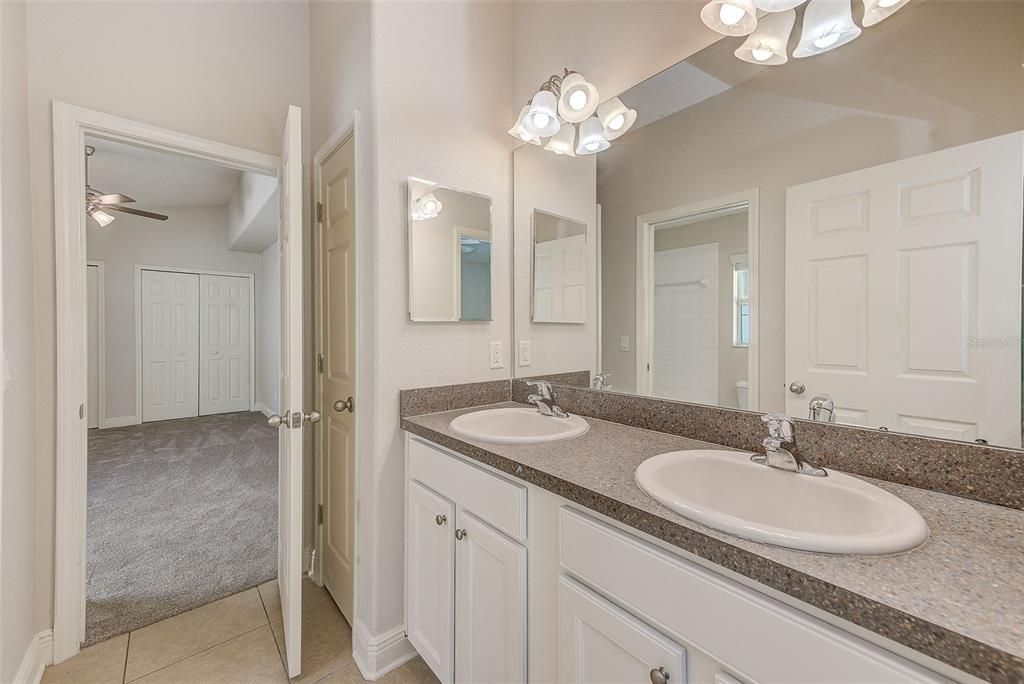 En Venta: $514,900 (4 camas, 3 baños, 2258 Pies cuadrados)