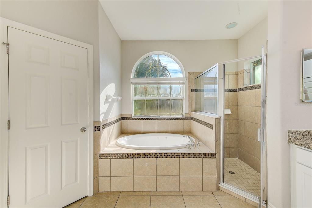 En Venta: $514,900 (4 camas, 3 baños, 2258 Pies cuadrados)