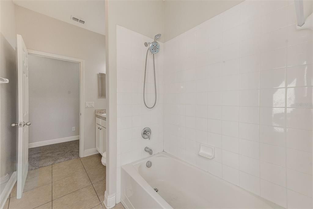 En Venta: $514,900 (4 camas, 3 baños, 2258 Pies cuadrados)