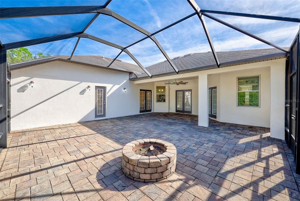 En Venta: $514,900 (4 camas, 3 baños, 2258 Pies cuadrados)