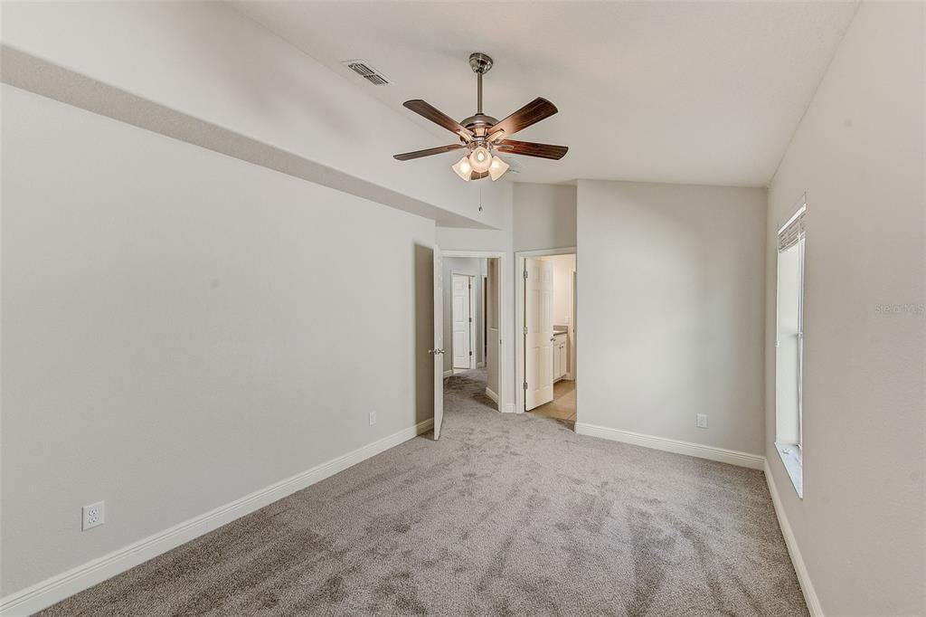 En Venta: $514,900 (4 camas, 3 baños, 2258 Pies cuadrados)