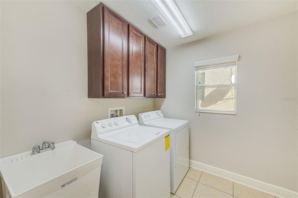 En Venta: $514,900 (4 camas, 3 baños, 2258 Pies cuadrados)