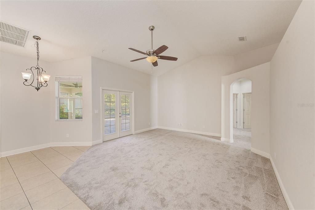 En Venta: $514,900 (4 camas, 3 baños, 2258 Pies cuadrados)