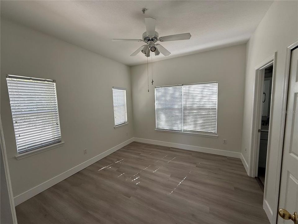 For Rent: $3,950 (3 beds, 2 baths, 2022 Square Feet)