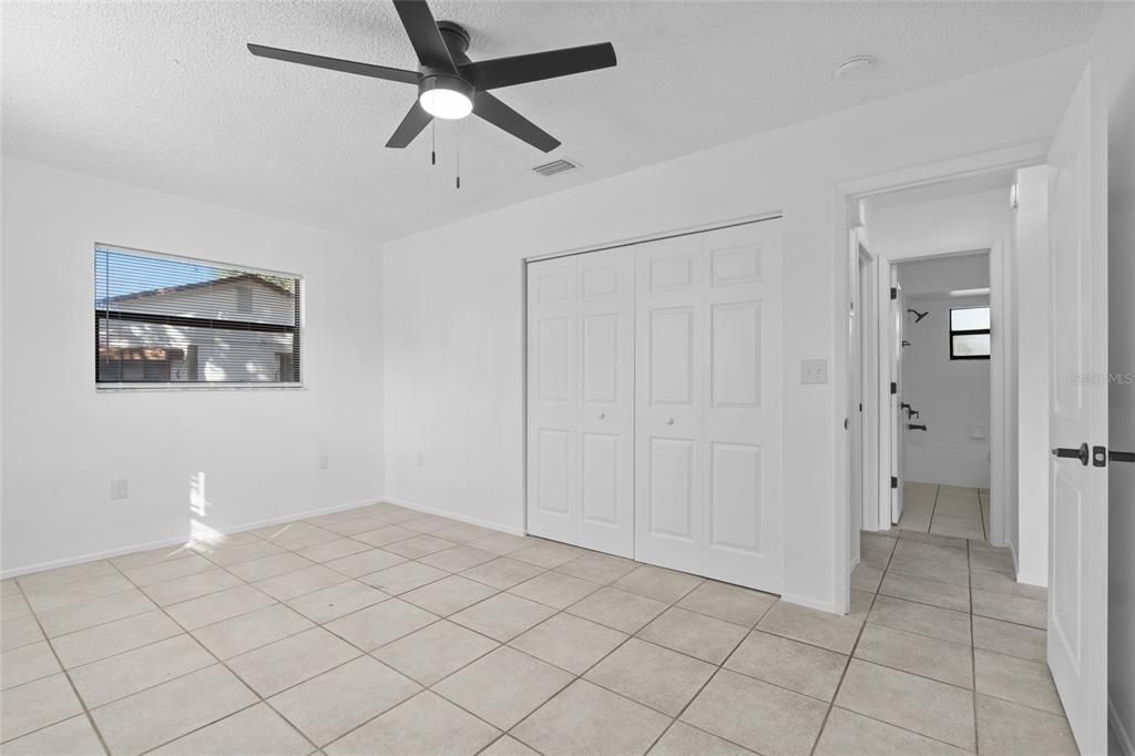 合同活跃: $425,000 (4 贝兹, 0 浴室, 1792 平方英尺)