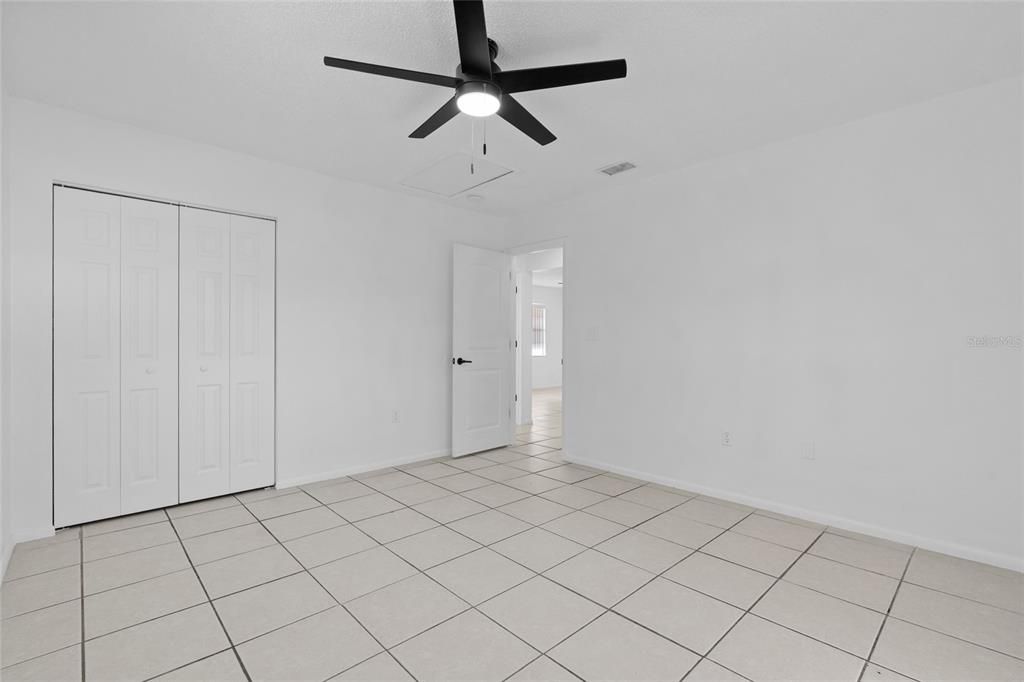 合同活跃: $425,000 (4 贝兹, 0 浴室, 1792 平方英尺)