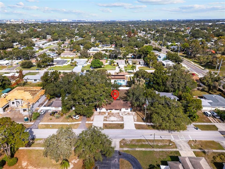 合同活跃: $425,000 (4 贝兹, 0 浴室, 1792 平方英尺)