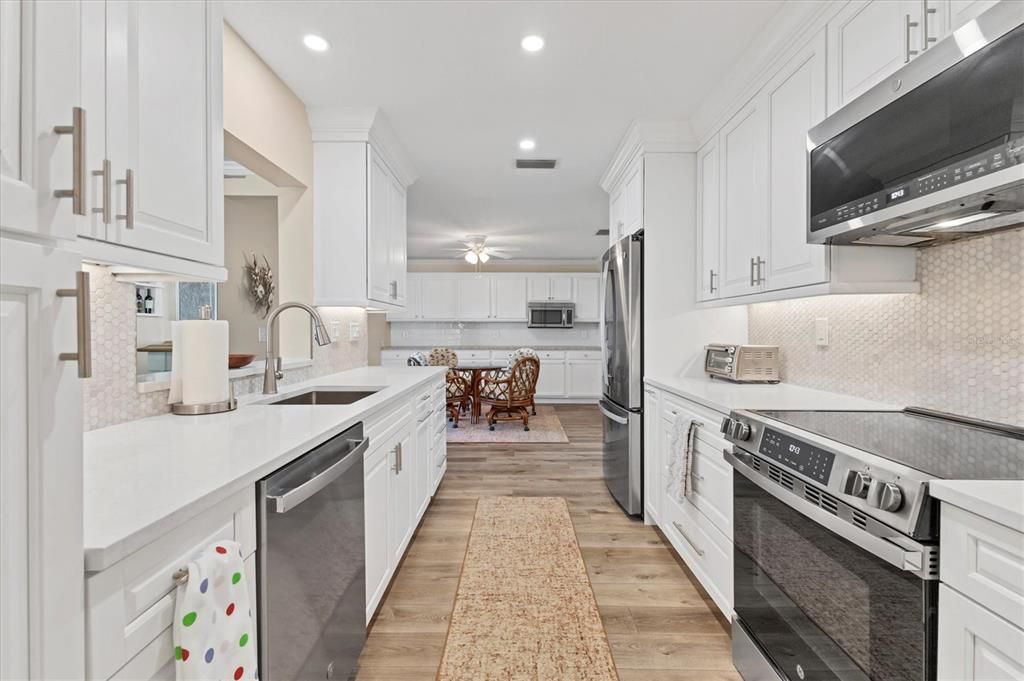 For Sale: $392,500 (2 beds, 2 baths, 2154 Square Feet)