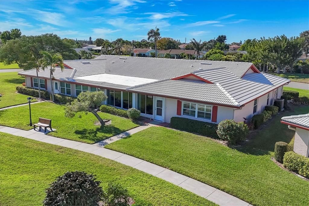 For Sale: $392,500 (2 beds, 2 baths, 2154 Square Feet)