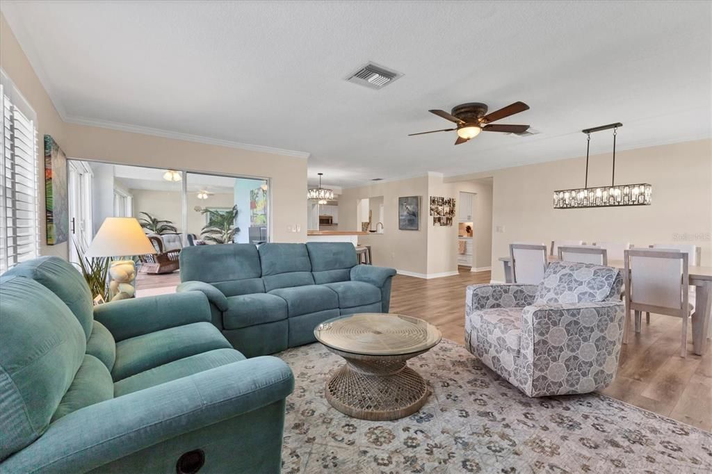 For Sale: $392,500 (2 beds, 2 baths, 2154 Square Feet)