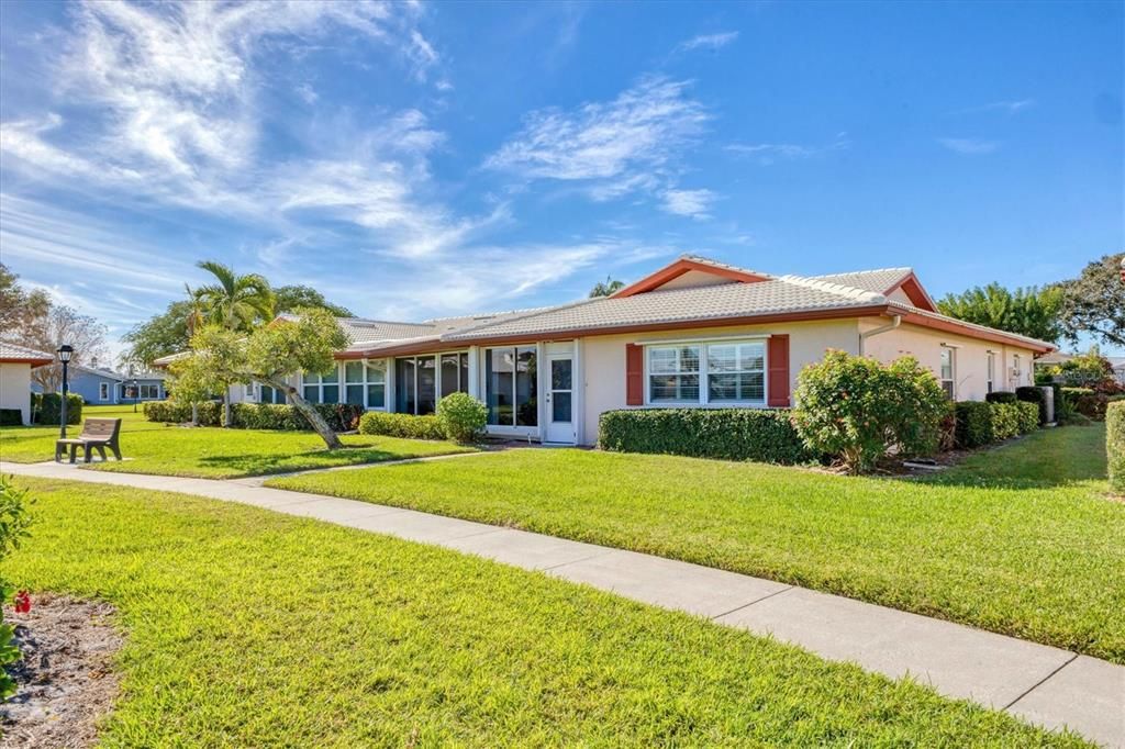 For Sale: $392,500 (2 beds, 2 baths, 2154 Square Feet)