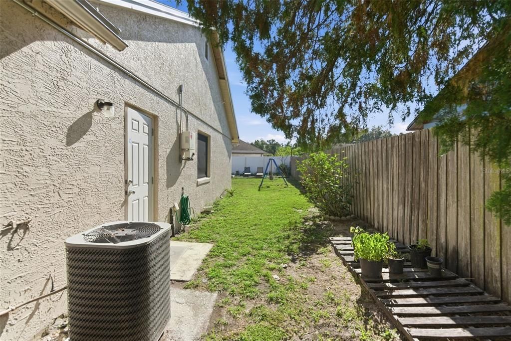 For Rent: $2,200 (3 beds, 2 baths, 1635 Square Feet)