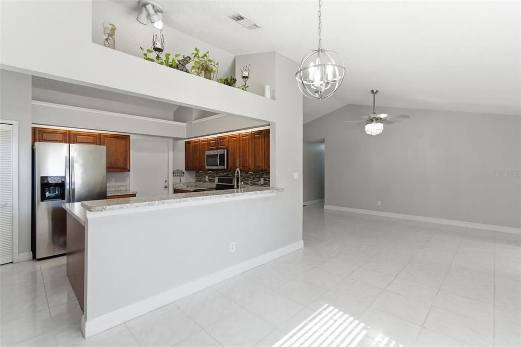 For Rent: $2,200 (3 beds, 2 baths, 1635 Square Feet)