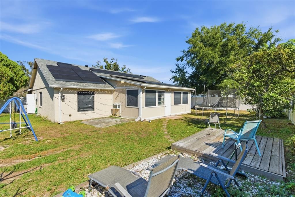 For Rent: $2,200 (3 beds, 2 baths, 1635 Square Feet)