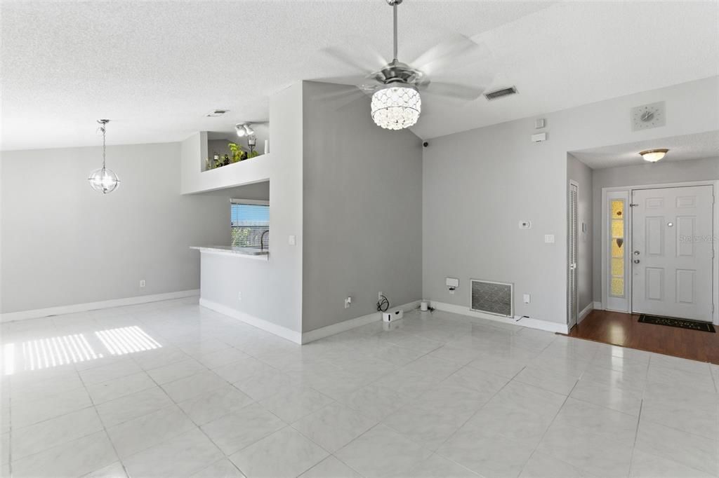 For Rent: $2,200 (3 beds, 2 baths, 1635 Square Feet)