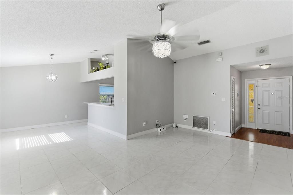 For Rent: $2,200 (3 beds, 2 baths, 1635 Square Feet)